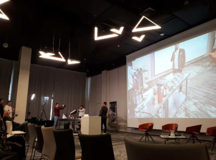 instanco na konferencji